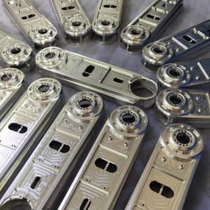 الأسلحة الروبوتية، قطع غيار المعدات، أجزاء روبورتيك، أجزاء التصنيع باستخدام الحاسب الآلي، مخرطة التصنيع باستخدام الحاسب الآلي، طحن CNC، التحول باستخدام الحاسب الآلي